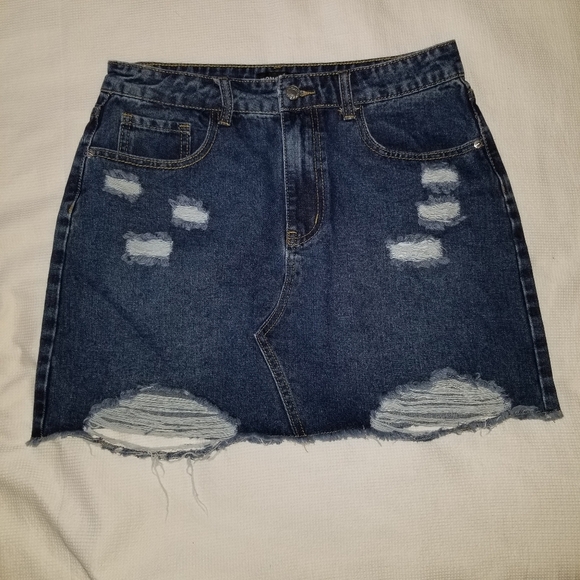 NWT PrettyLittletThing Destressed Denim Mini Skirt - Picture 4 of 5
